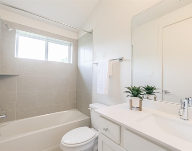 4817 Martin Oaks Lane - Photo Thumbnail 19