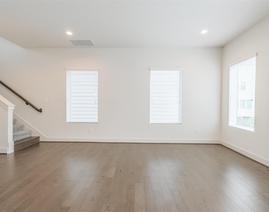 4817 Martin Oaks Lane - Photo Thumbnail 5