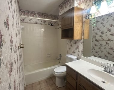 605 Church - Photo Thumbnail 9