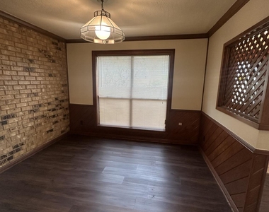 605 Church - Photo Thumbnail 4