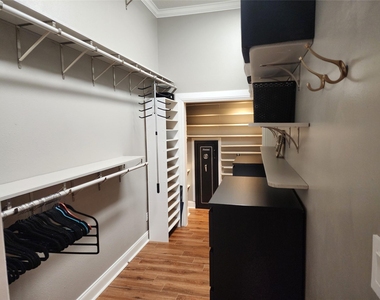1754 Hawthorne Street - Photo Thumbnail 17