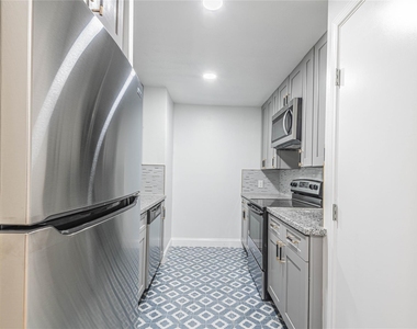 2303 Rosewood Street - Photo Thumbnail 9