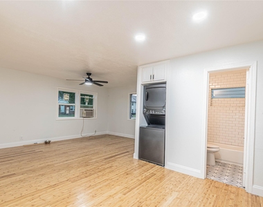 2303 Rosewood Street - Photo Thumbnail 7