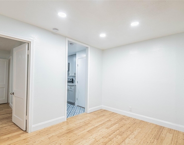 2303 Rosewood Street - Photo Thumbnail 8