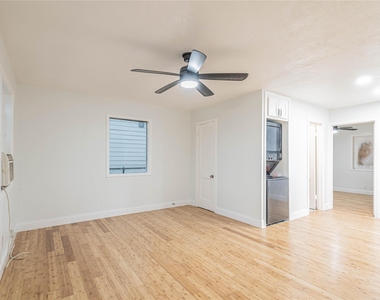 2303 Rosewood Street - Photo Thumbnail 2