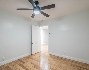 2303 Rosewood Street - Photo Thumbnail 11