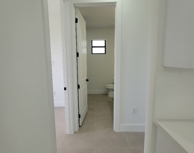 708 Godwid Avenue S - Photo Thumbnail 9