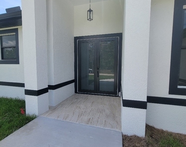 708 Godwid Avenue S - Photo Thumbnail 1