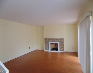 1549 Park Meadows Drive - Photo Thumbnail 2