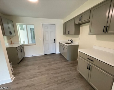 233 Cape Coral Parkway E - Photo Thumbnail 3