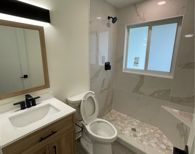 233 Cape Coral Parkway E - Photo Thumbnail 1