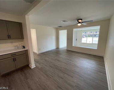233 Cape Coral Parkway E - Photo Thumbnail 4