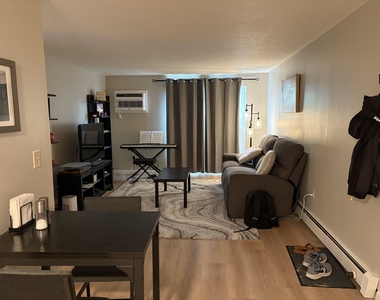 1610 White Cedar - Photo Thumbnail 1