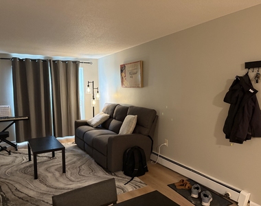 1610 White Cedar - Photo Thumbnail 3