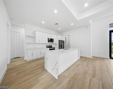 6125 Hershey Avenue - Photo Thumbnail 2