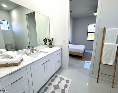 2113 Nw 41st Avenue - Photo Thumbnail 11