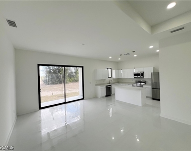 2113 Nw 41st Avenue - Photo Thumbnail 6