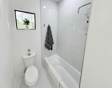 2113 Nw 41st Avenue - Photo Thumbnail 12