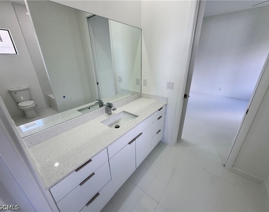 2113 Nw 41st Avenue - Photo Thumbnail 10
