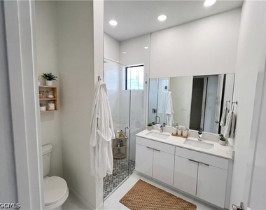 2113 Nw 41st Avenue - Photo Thumbnail 20