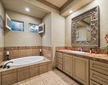 2 Lacewood Lane - Photo Thumbnail 34