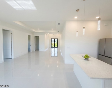 2726 Nw 41st Place - Photo Thumbnail 3