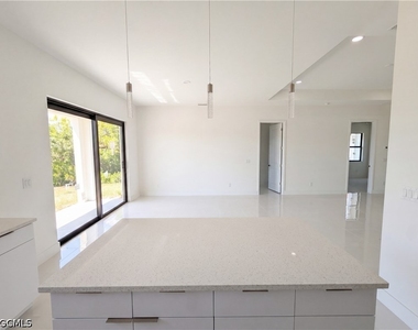 2726 Nw 41st Place - Photo Thumbnail 9