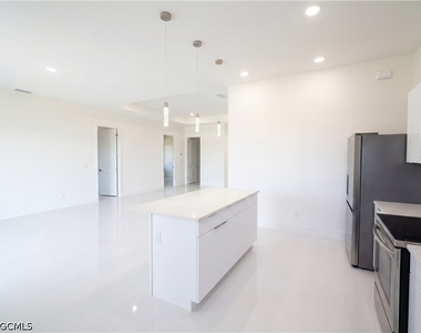 2726 Nw 41st Place - Photo Thumbnail 10