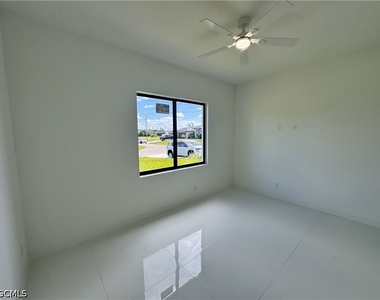 2726 Nw 41st Place - Photo Thumbnail 11