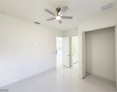 2726 Nw 41st Place - Photo Thumbnail 14