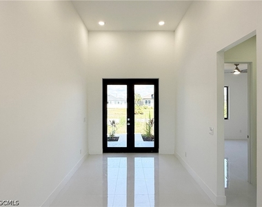 2726 Nw 41st Place - Photo Thumbnail 5