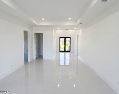 2726 Nw 41st Place - Photo Thumbnail 4