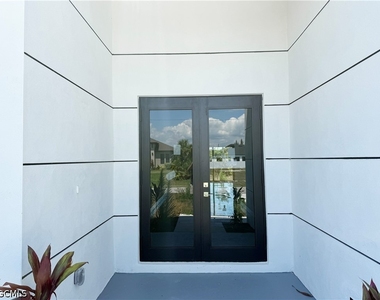 2726 Nw 41st Place - Photo Thumbnail 2