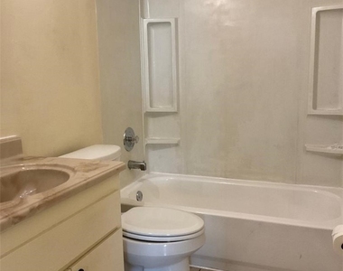 1423 Andalusia Boulevard - Photo Thumbnail 7