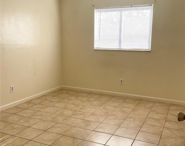 1423 Andalusia Boulevard - Photo Thumbnail 6