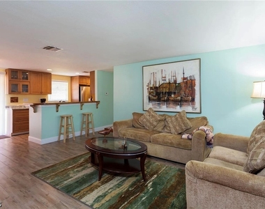 11093 Kelly Road - Photo Thumbnail 5