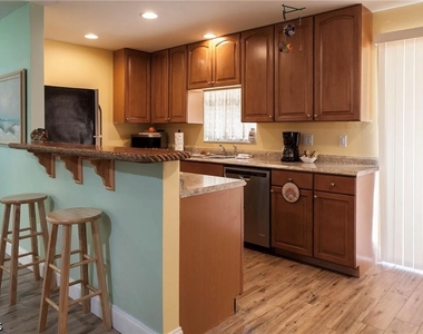 11093 Kelly Road - Photo Thumbnail 7