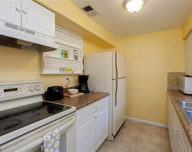 11093 Kelly Road - Photo Thumbnail 4
