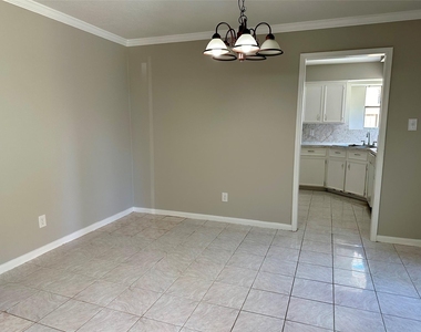2818 Stoney Wood Drive - Photo Thumbnail 7