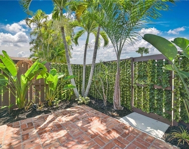 6386 Royal Woods Drive - Photo Thumbnail 3