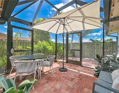 6386 Royal Woods Drive - Photo Thumbnail 5
