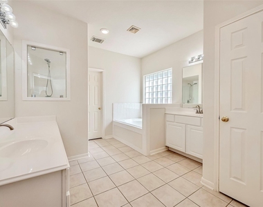 5506 Flower Grove Court - Photo Thumbnail 16