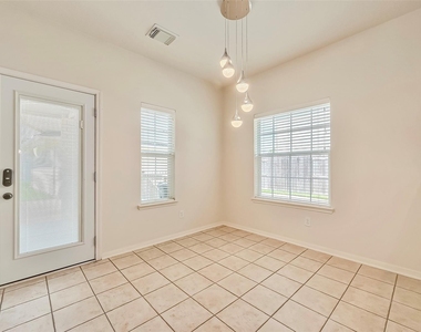 5506 Flower Grove Court - Photo Thumbnail 7