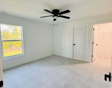 807 Monroe Avenue - Photo Thumbnail 6