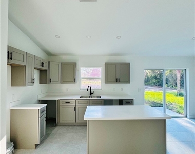 807 Monroe Avenue - Photo Thumbnail 1
