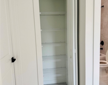 807 Monroe Avenue - Photo Thumbnail 14