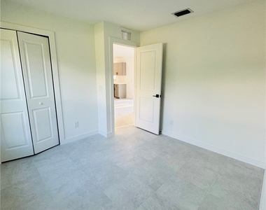 807 Monroe Avenue - Photo Thumbnail 13