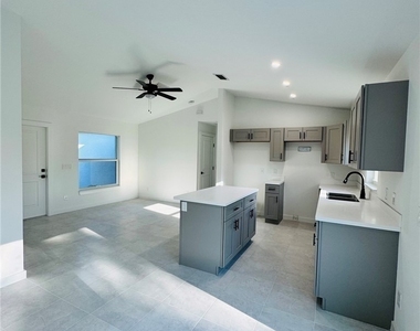 807 Monroe Avenue - Photo Thumbnail 12