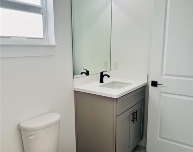 807 Monroe Avenue - Photo Thumbnail 15