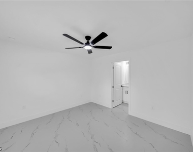 4984 Fairway Court - Photo Thumbnail 14